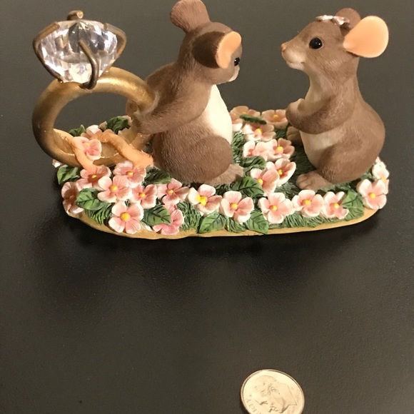 Charming tails - Picture 1 of 2